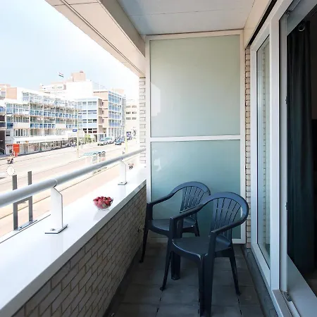 Helena At Sea * Haag