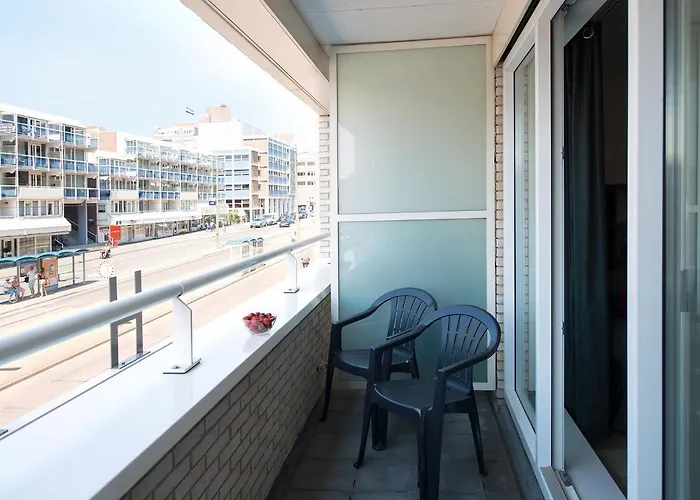 Helena At Sea * The Hague